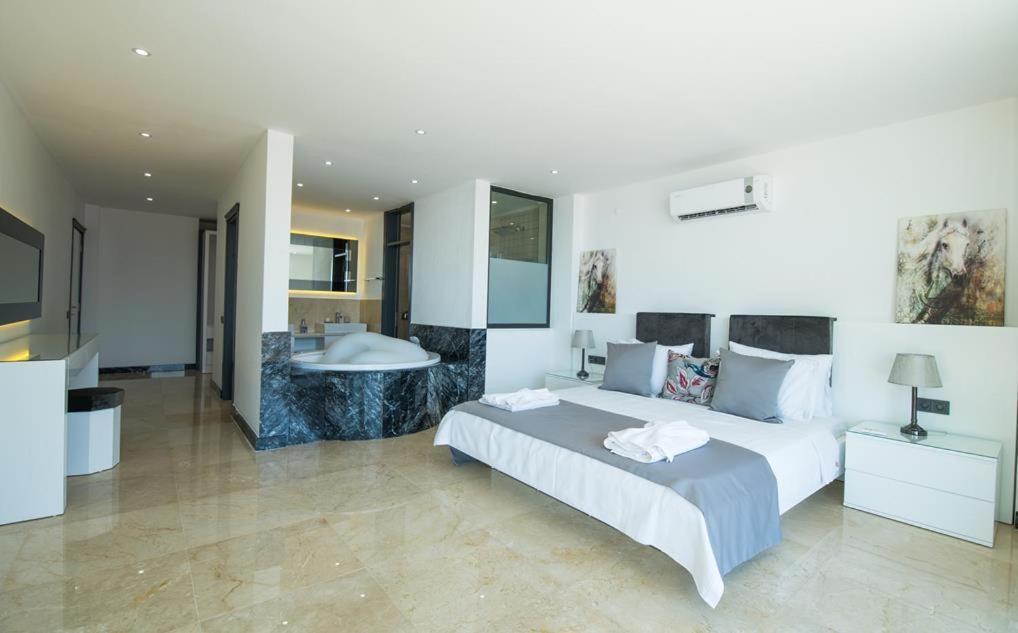 Villa Unlimited 2 Luxury 6 Bedroom Villa Kaş Exterior foto